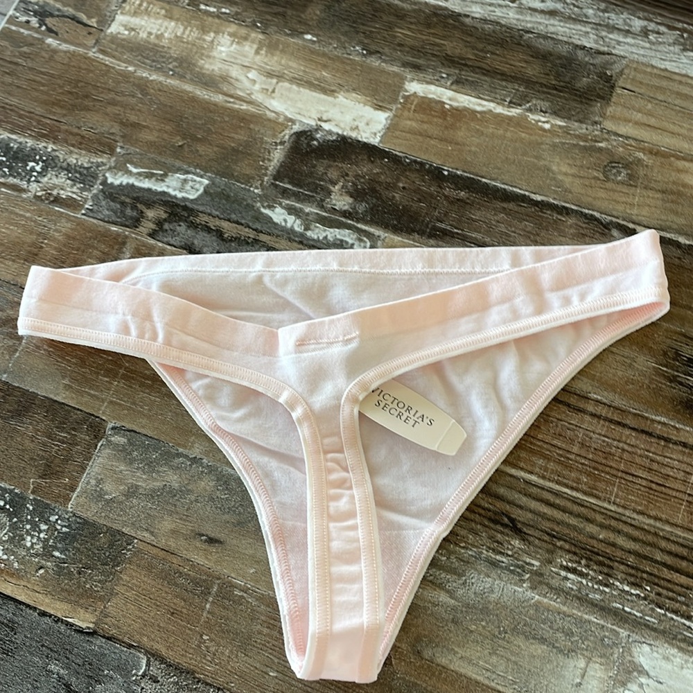 Victoria’s Secret Thong Panties - Picture 4 of 8